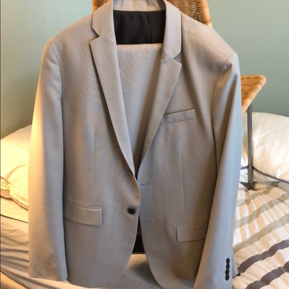 Men’s Kenneth Cole Reaction suit